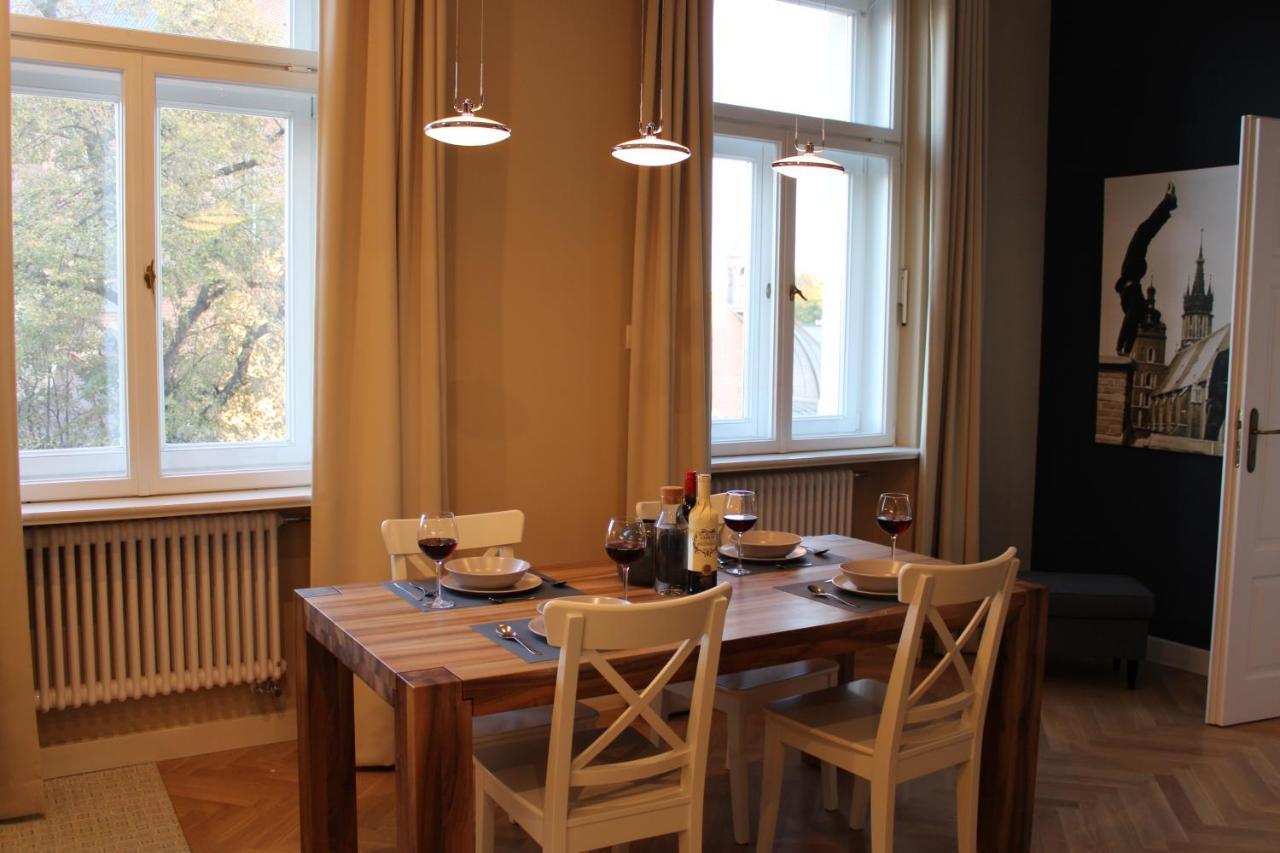Dominican Square By Hashtag Apartment *